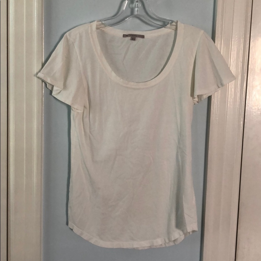 White gap shirt
